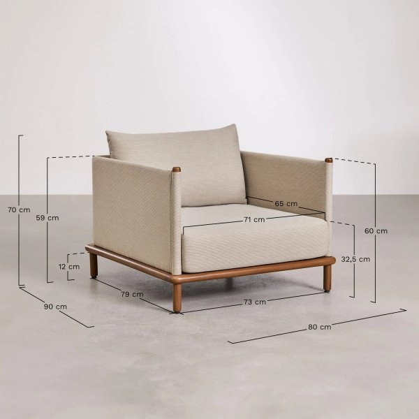 Zestaw wypoczynkowy Olivia z 2 fotelami i 2 stolikami kawowymi z drewna akacjowego w aranżacji salonu SKLUM