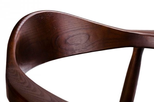 Ekskluzywne brązowe krzesło z drewna jesionowego wyściełane ekoskórą 