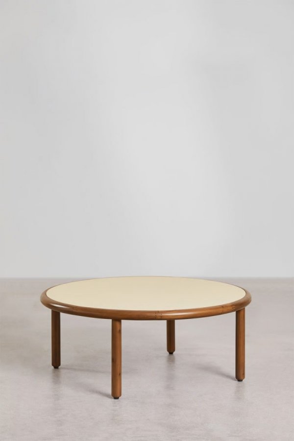 Zestaw wypoczynkowy Olivia z 2 fotelami i 2 stolikami kawowymi z drewna akacjowego w aranżacji salonu SKLUM