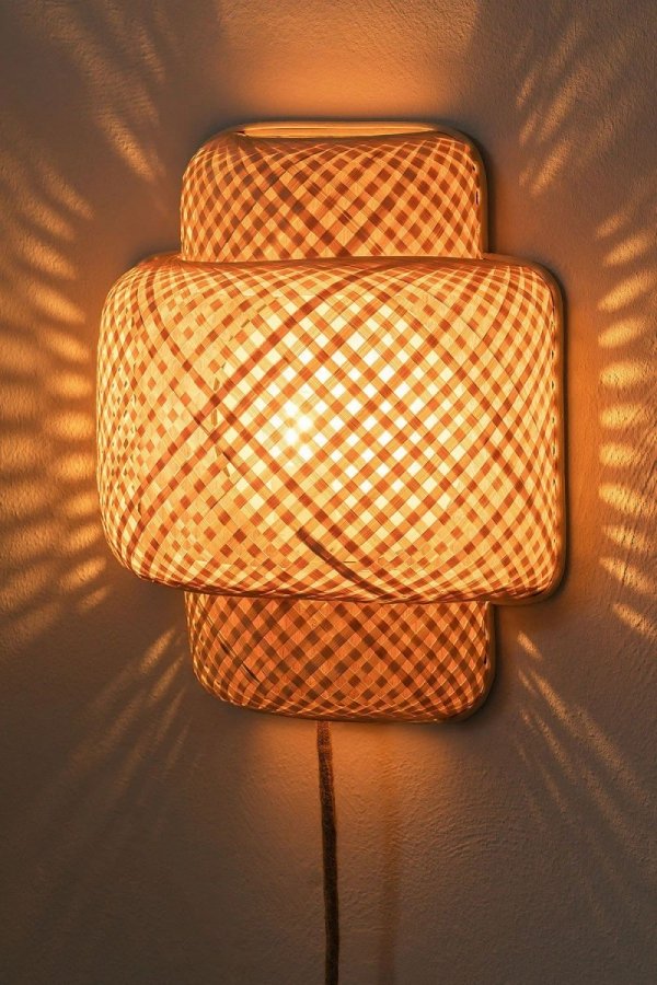 Kinkiet lampa ścienna Tama z bambusowego drewna do sypialni salonu boho