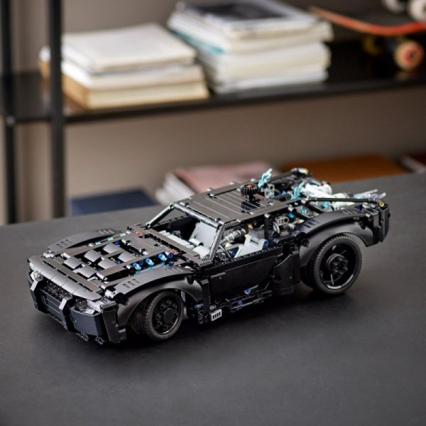 LEGO Klocki Technic 42127 BATMAN - BATMOBIL