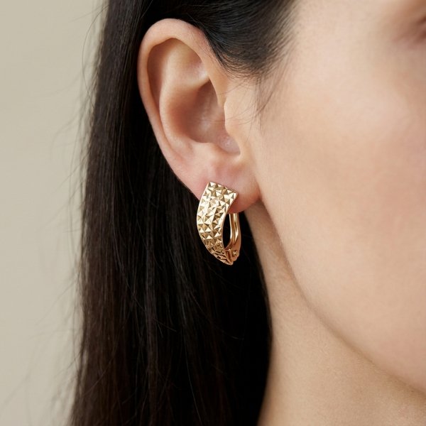  Kolczyki skośne muszle diamentowane złoto 375