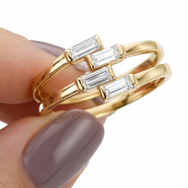 Pierścionek z kamieniami bagietkowymi R.14 złoto 585