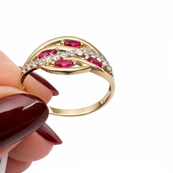 Pierścionek oczka koloru rubinowego R.22 złoto 585 