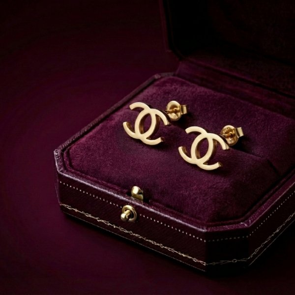 Kolczyki sztyft z motywem geometrycznym złoto 585