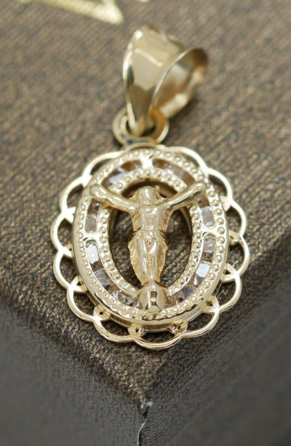 Medalik koronka z Jezusem złoto 585