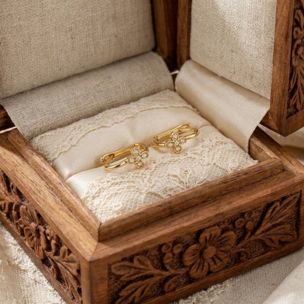 Kolczyki w kształcie koniczyny złoto 585