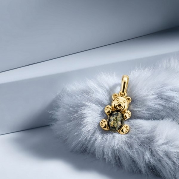 Zawieszka pozłacana z misiem i zielonym bursztynem srebro 925