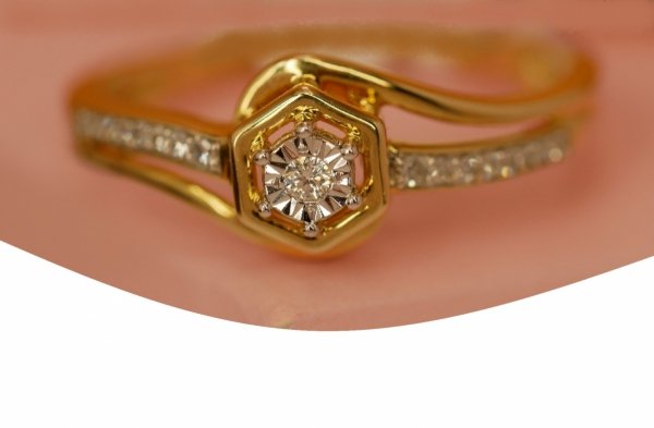 Pierścionek R.15 diamenty 17/0.09ct złoto 585 