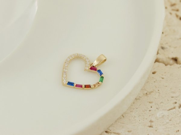 Wisior kontur serca kamienie kolor złoto 585