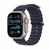 Apple Watch Ultra 2 GPS + Cellular, koperta 49 mm z tytanu w kolorze naturalnym z paskiem Ocean w kolorze granatu
