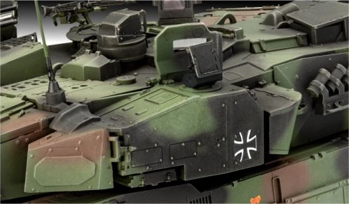 Revell Model plastikowy Leopard 2A7A1