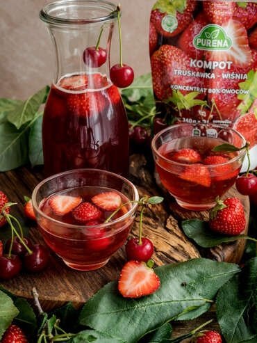 Kompot truskawka - wiśnia