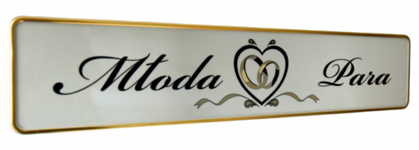 ablica ślubna Młoda Para – personalizowana aluminiowa tablica rejestracyjna w nowoczesnym stylu