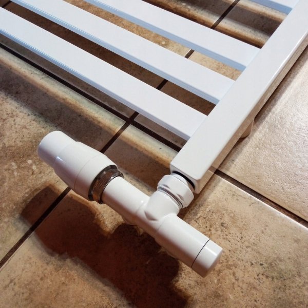 Termix Zestaw termostatyczny zespolony 1-otworowy lewy do grzejników łazienkowych UNICOBI/L biały