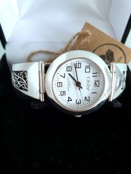Damski zegarek ze srebra zdobiona bransoleta kod 17