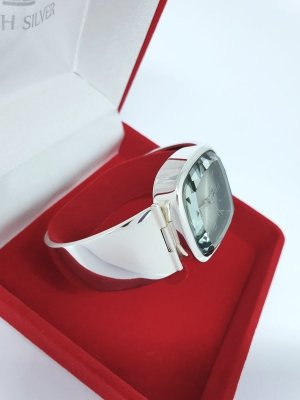 Zegarek szarosrebrny ze srebra 887