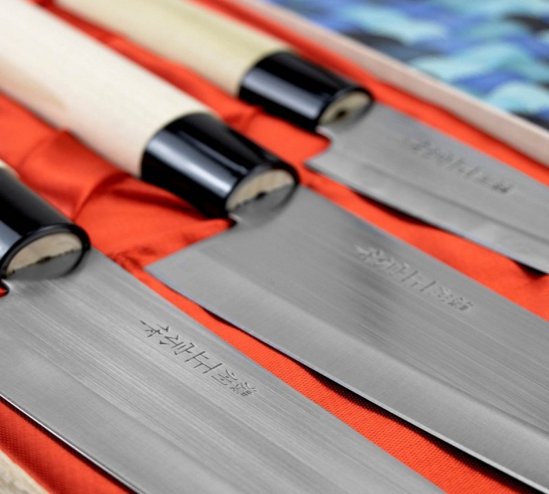 Satake Megumi Zestaw 3 noży w drewnianym pudełku