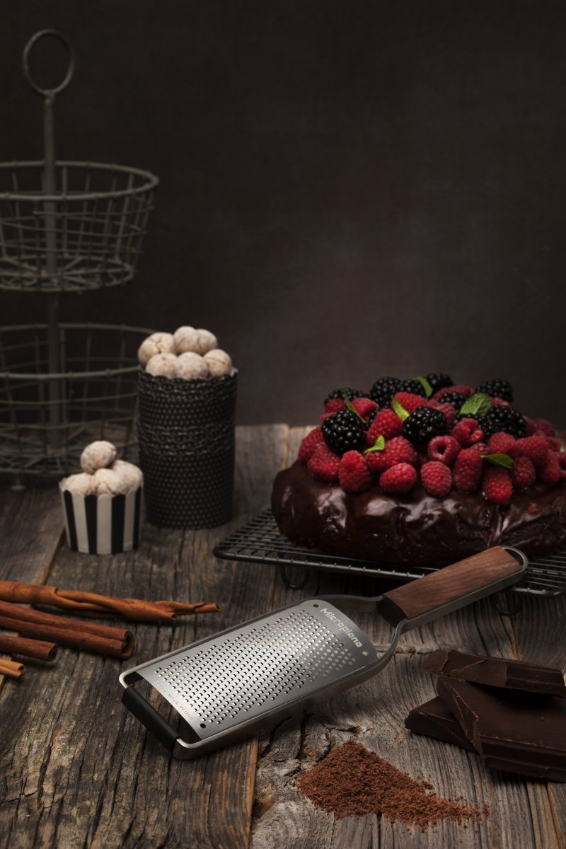 Tarka Microplane MASTER FINE, stal 1810, drewno orzechowe