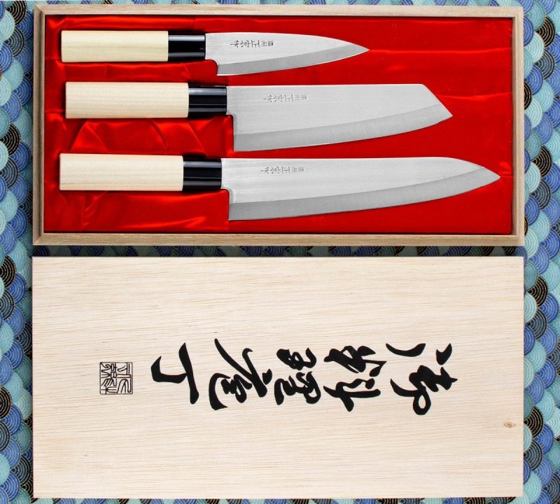 Satake Megumi Zestaw 3 noży w drewnianym pudełku