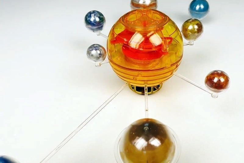 Model Układu Słonecznego Kosmos 35 cm 50 części bez baterii