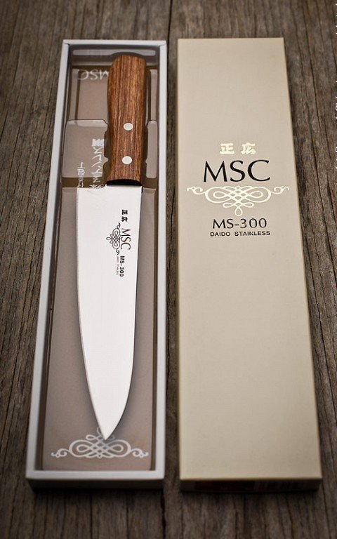 Nóż Masahiro MV-H Santoku 17 cm POM MBS-26 HRC 58-59