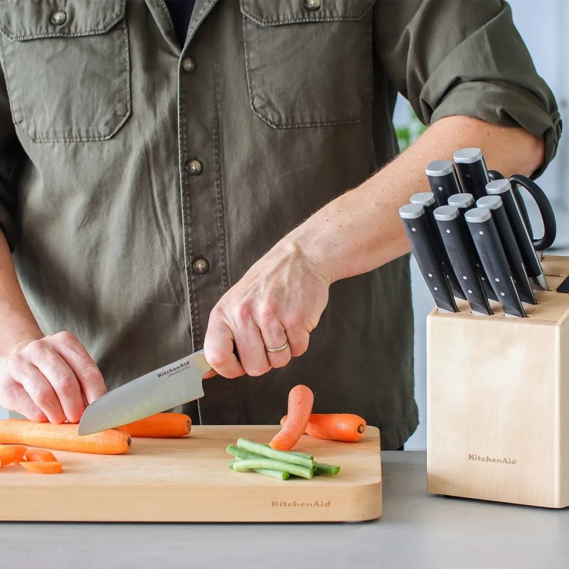 KitchenAid blok z 10 nożami, nożyczkami i ostrzałką 11-cz
