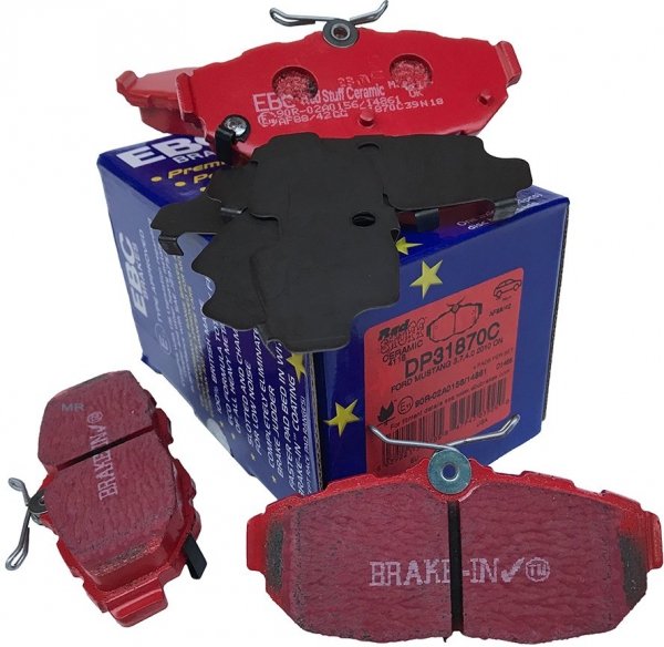 Tylne CERAMICZNE  klocki RedStuff + NAWIERCANE NACINANE tarcze hamulcowe EBC seria GD Ford Mustang 2005-2014