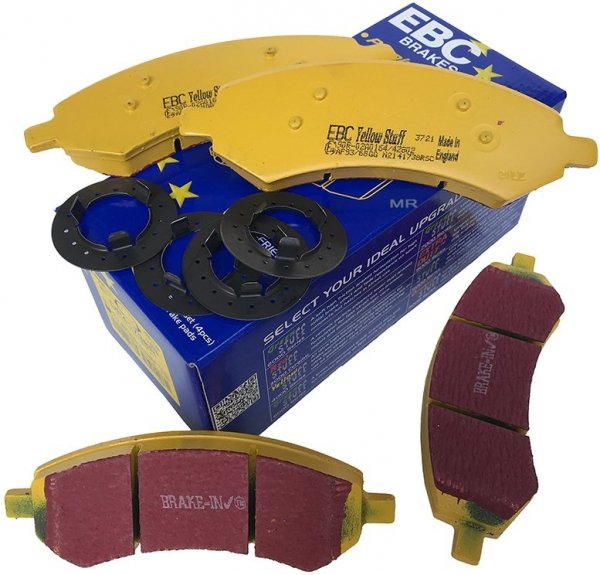 Przednie klocki YellowStuff + nawiercone nacinane tarcze hamulcowe EBC seria GD Dodge RAM 1500 2006-