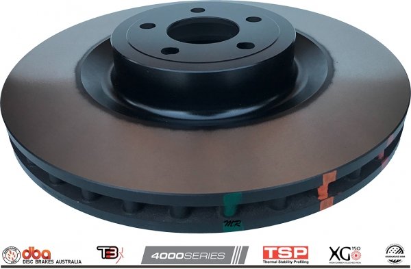 Przednie klocki STREET PERFORMANCE + tarcze hamulcowe DBA seria 4000 Ford Mustang 5,0 V8 2015-