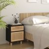 Szafka nocna, czarna, lite drewno sosnowe i naturalny rattan