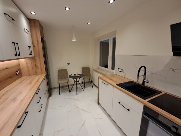 kuchnia-klasyczna-na zamówienie-biały-dąb-stylowa-praktyczna