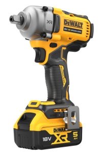 AKUMULATOROWY KLUCZ UDAROWY 1/2' XR 18V 2*5.0 AH  812 NM (1 SZT)