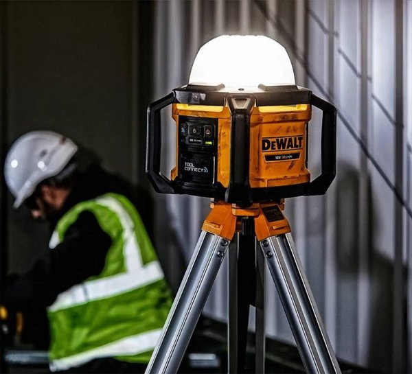 LAMPA LED TOOL CONNECT XR 18V 0*AH (1 SZT)