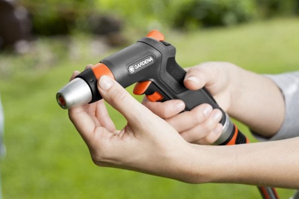 PREMIUM PISTOLET ZRASZAJĄCY (1 SZT)