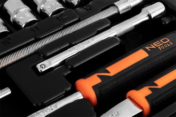 ZESTAW KLUCZY NASADOWYCH 1/4&#039;&#039; 46SZT (1 KPL)