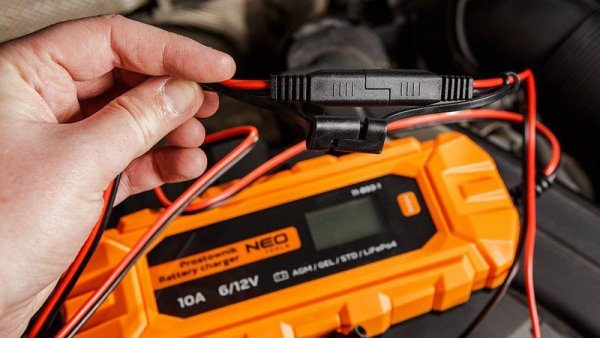 PROSTOWNIK AUTOMATYCZNY 10A/160W,3-200AH DO AGM/GEL (1 SZT)