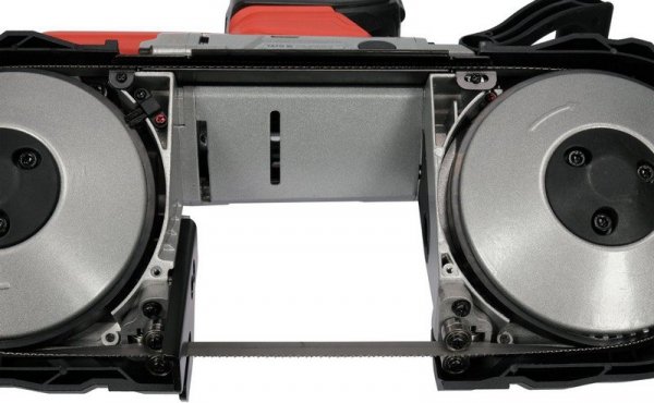 PIŁA TAŚMOWA KORPUS 18V, 4.0AH + ŁADOWARKA (1 SZT)
