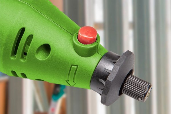 Miniszlifierka 135W, obroty 8000-35000 min⁻¹, walizka z akcesoriami