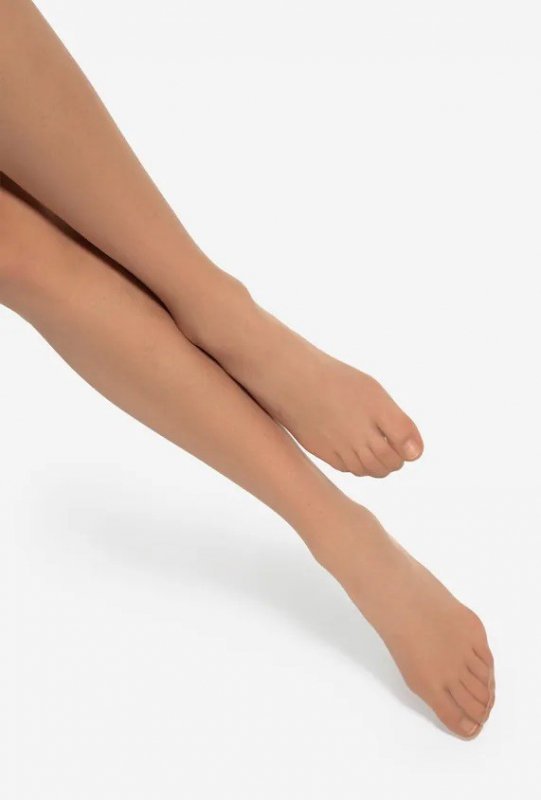 Gatta Comfort Style 20 Den – eleganckie rajstopy z matowym wykończeniem i technologią cyrkulacji powietrza. Bezuciskowy ściągacz gwarantuje wygodę przez cały dzień.