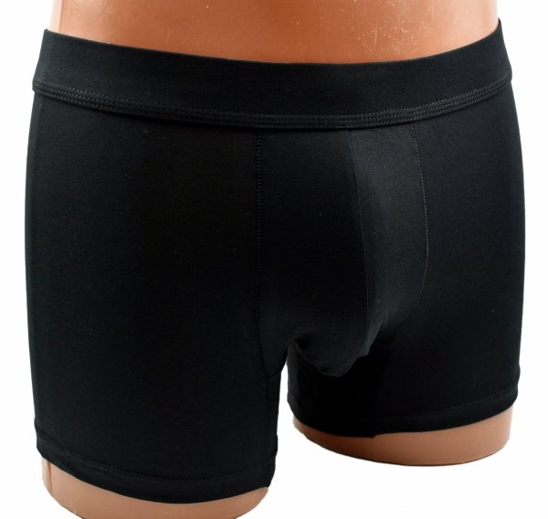Męskie bokserki bawełniane w czerni zapewniają naturalną miękkość i elastyczność. Idealne do pracy, na trening lub jako codzienna, wygodna baza.