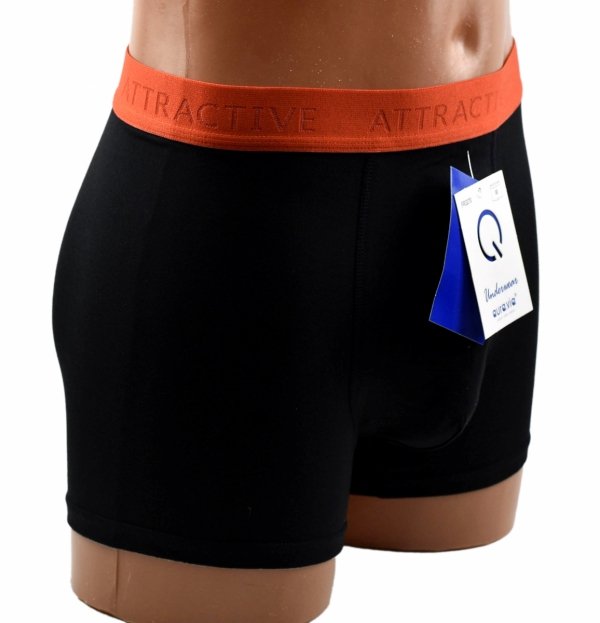 Czarne bokserki męskie Aura.Via wykonane z wysokogatunkowej bawełny gwarantują wygodę i idealne dopasowanie.