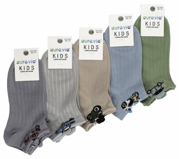 Skarpetki Aura.via Kids – z bawełny, elastyczne, kolorowe i turbo fajne. Dla chłopców, którzy kochają auta.