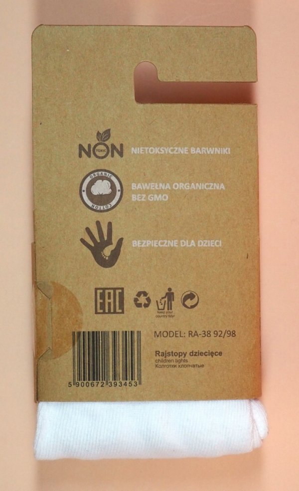 Białe rajstopy dziecięce z bawełny organicznej BeSnazzy są miękkie, elastyczne i trwałe. Idealne do przedszkola, na spacery i uroczystości, zapewniają swobodę ruchów i wygodę noszenia.