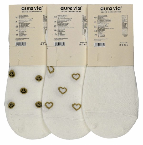 Złote serduszka, uśmiechy i napis „Smile” na Twoich stopach! Te lekkie stopki to must-have dla każdej kobiety, która lubi połączenie stylu i wygody.