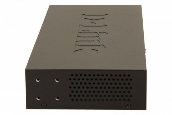 D-Link DES-1016D switch L2 16x10/100 Desktop/Rack 19&#039;&#039; Metal NO FAN
