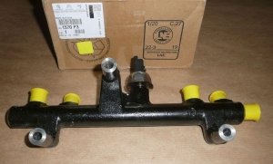 ORGINAL Einspritzleiste Kraftstoffverteiler Dieselsensor Citroen Peugeot 2.0 HDI 1570P3