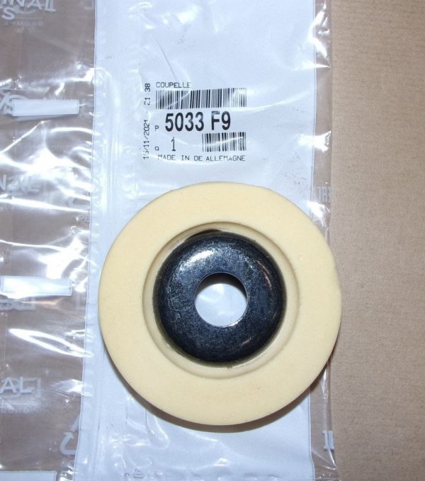 ORIGINAL Citroen Peugeot Federteller Federaufnahme DS5 3008 vorne 5033.F9