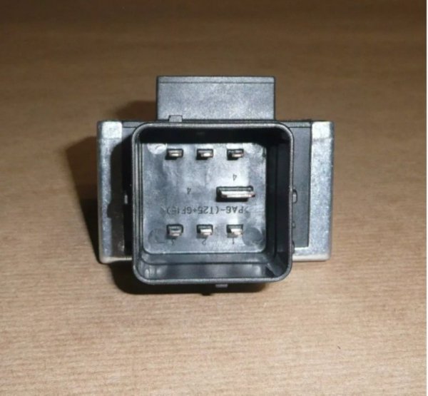 Original Vorglührelais grau 12V für Renault Megane Trafic Master  dci  , 9640469680 , 9645668680
