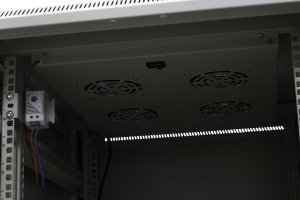Szafa ramowa stojąca EmiterNet Top, 45U, drzwi przód blacha/szkło, 800x1000x2090mm (szer./gł./wys.) (w zestawie: panel 4 wentylatorowy z termostatem, 3 półki, komplet śrub montażowych)